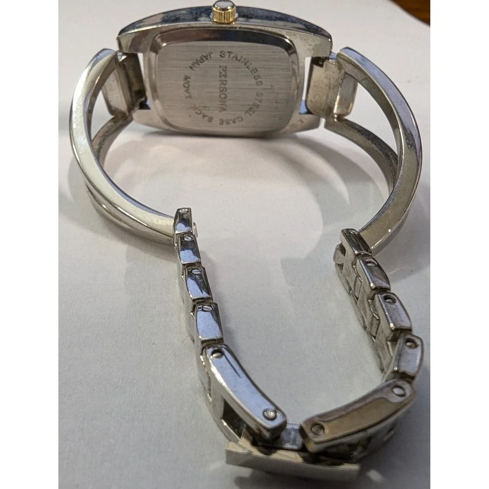Persona quartz wristwatch